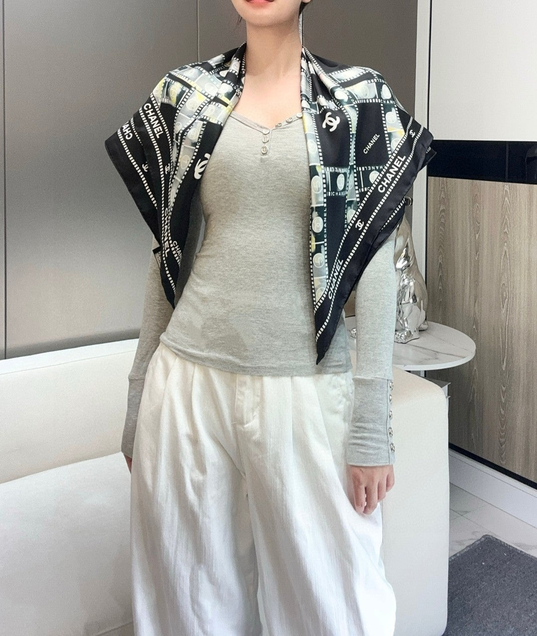 CHANEL 26S SCARF 88 IN SILK 309799