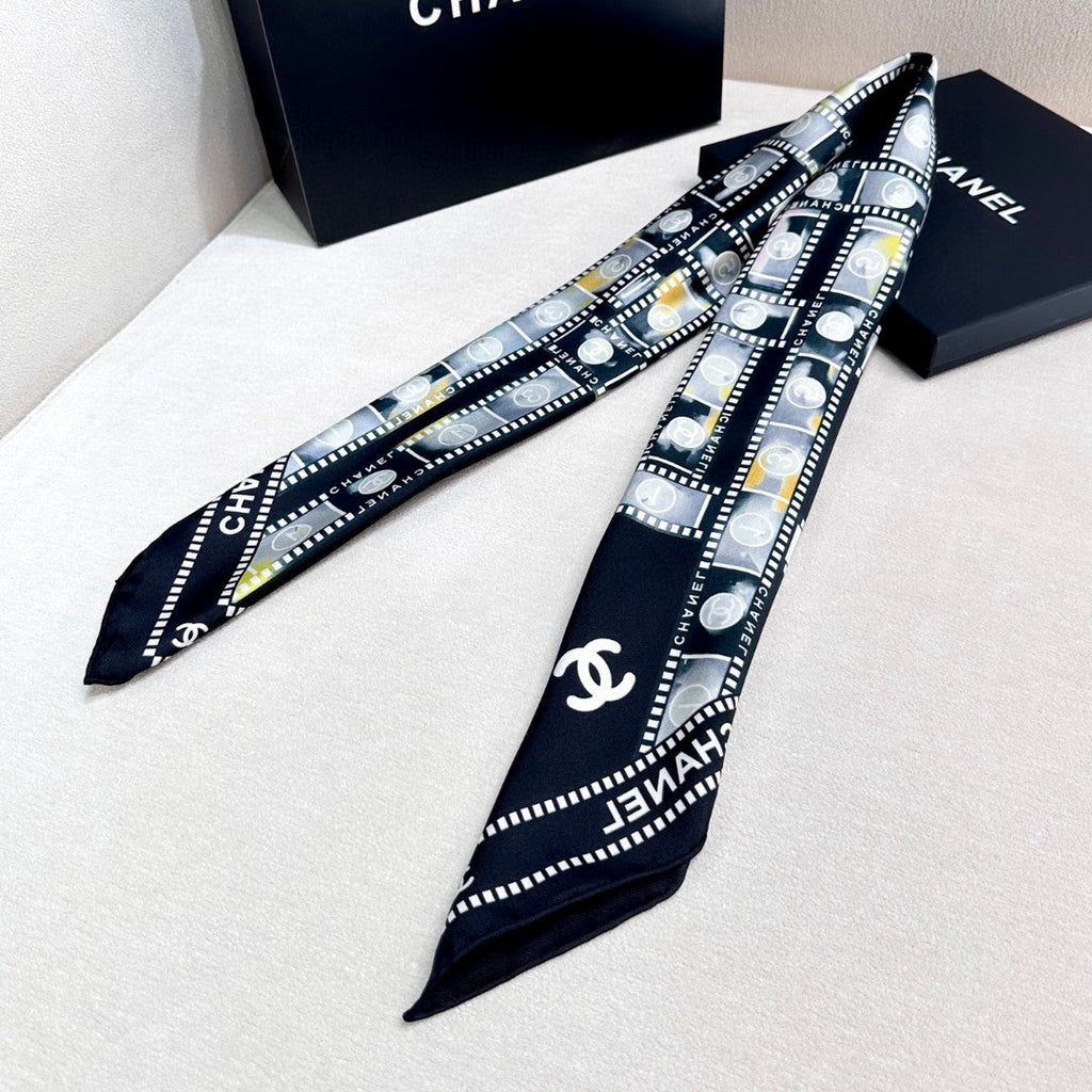 CHANEL 26S SCARF 88 IN SILK 309799
