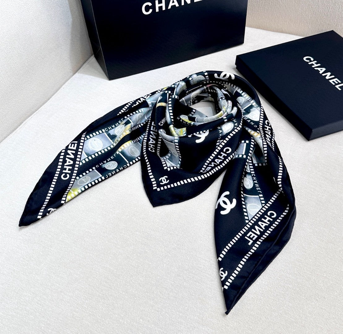 CHANEL 26S SCARF 88 IN SILK 309799