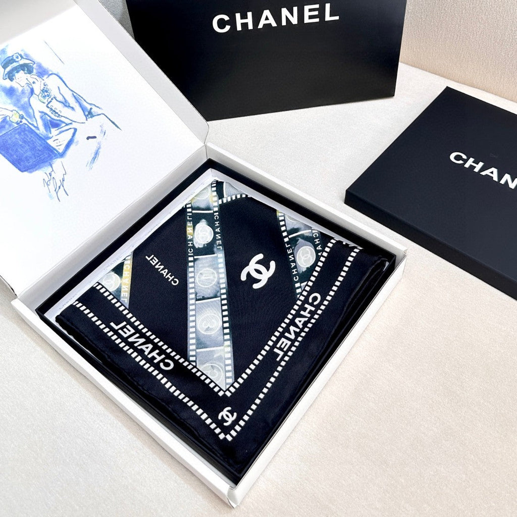 CHANEL 26S SCARF 88 IN SILK 309799