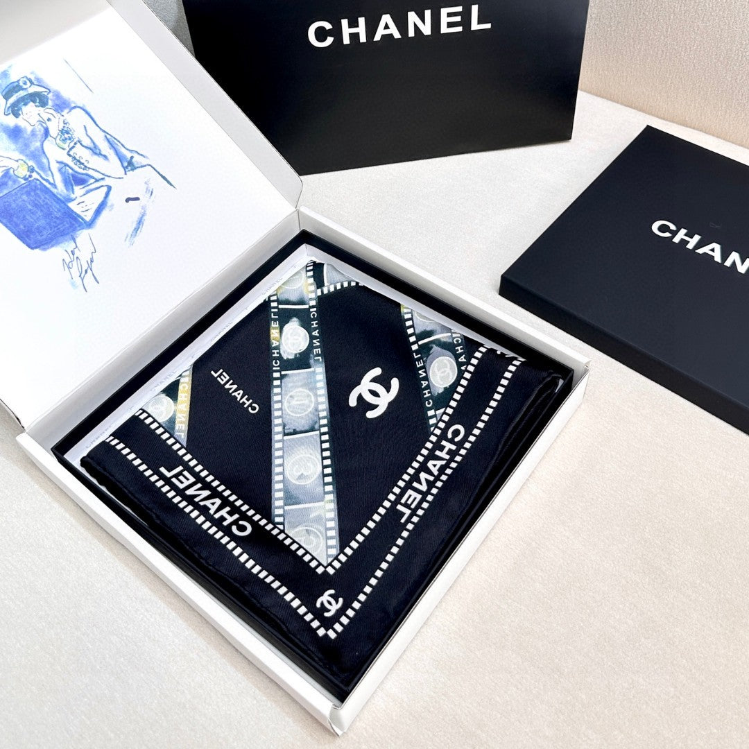 CHANEL 26S SCARF 88 IN SILK 309799