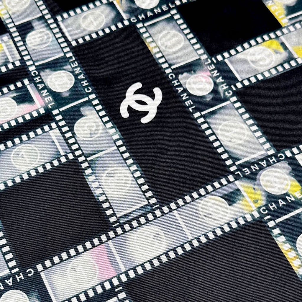 CHANEL 26S SCARF 88 IN SILK 309799