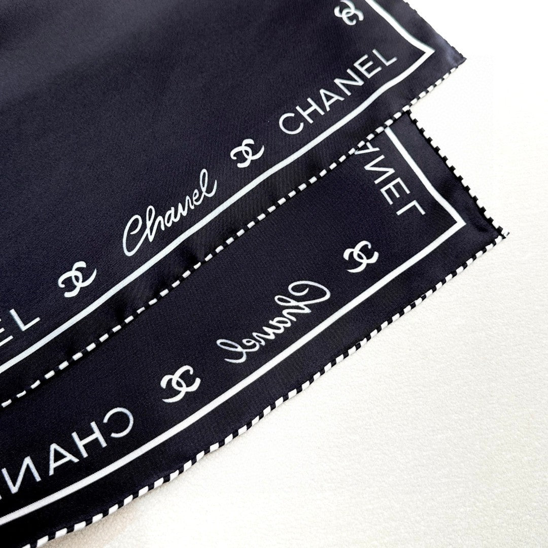 CHANEL 25S SCARF 90 IN SILK 732123