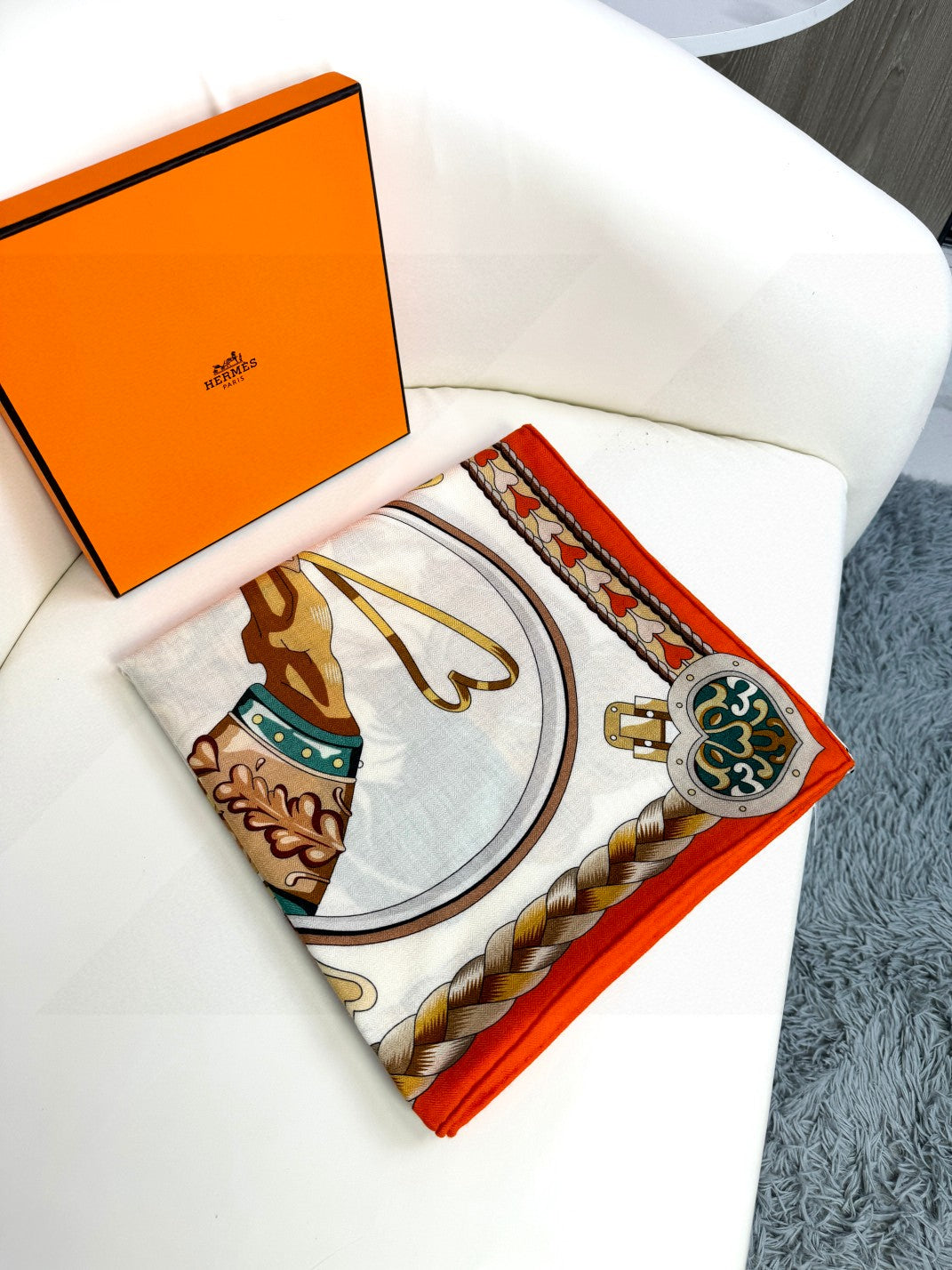 HERMES 26S PRINTED SQUARE SCARF 135 IN CASHMERE AND SILK 309422