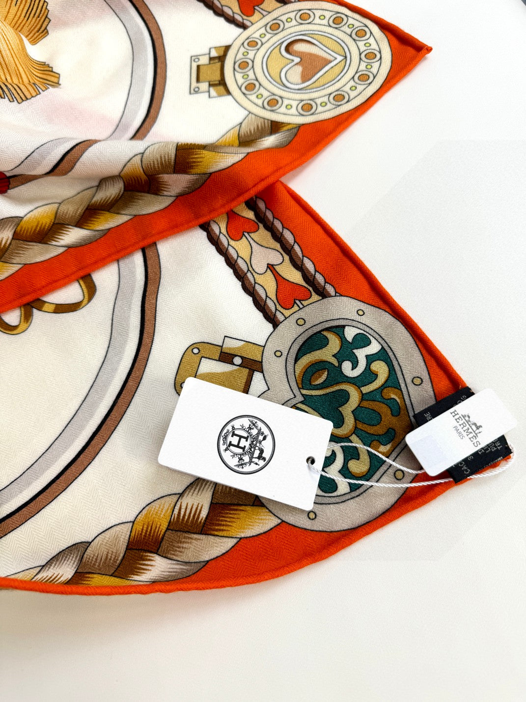 HERMES 26S PRINTED SQUARE SCARF 135 IN CASHMERE AND SILK 309422