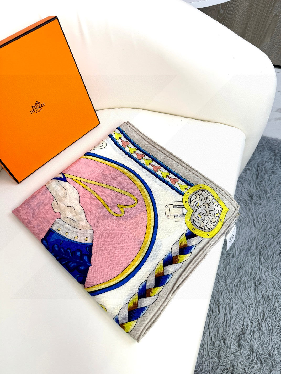 HERMES 26S PRINTED SQUARE SCARF 135 IN CASHMERE AND SILK 309423