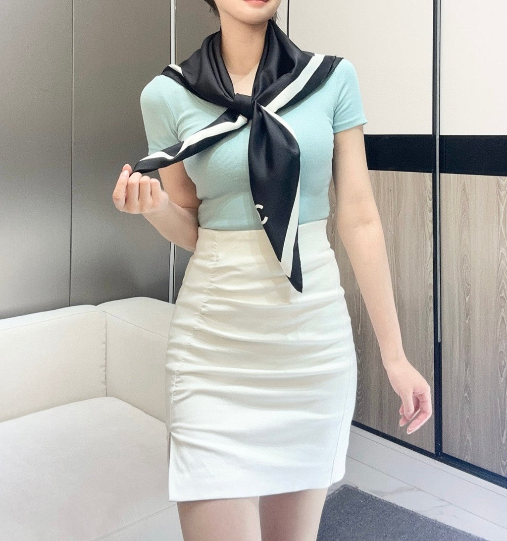 CHANEL 26S SCARF 90 IN SILK 303206