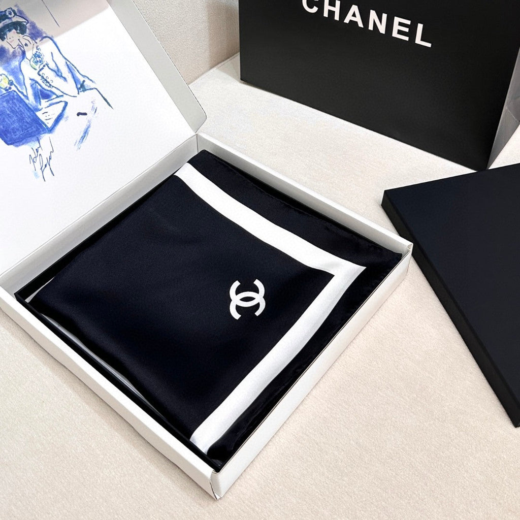 CHANEL 26S SCARF 90 IN SILK 303206