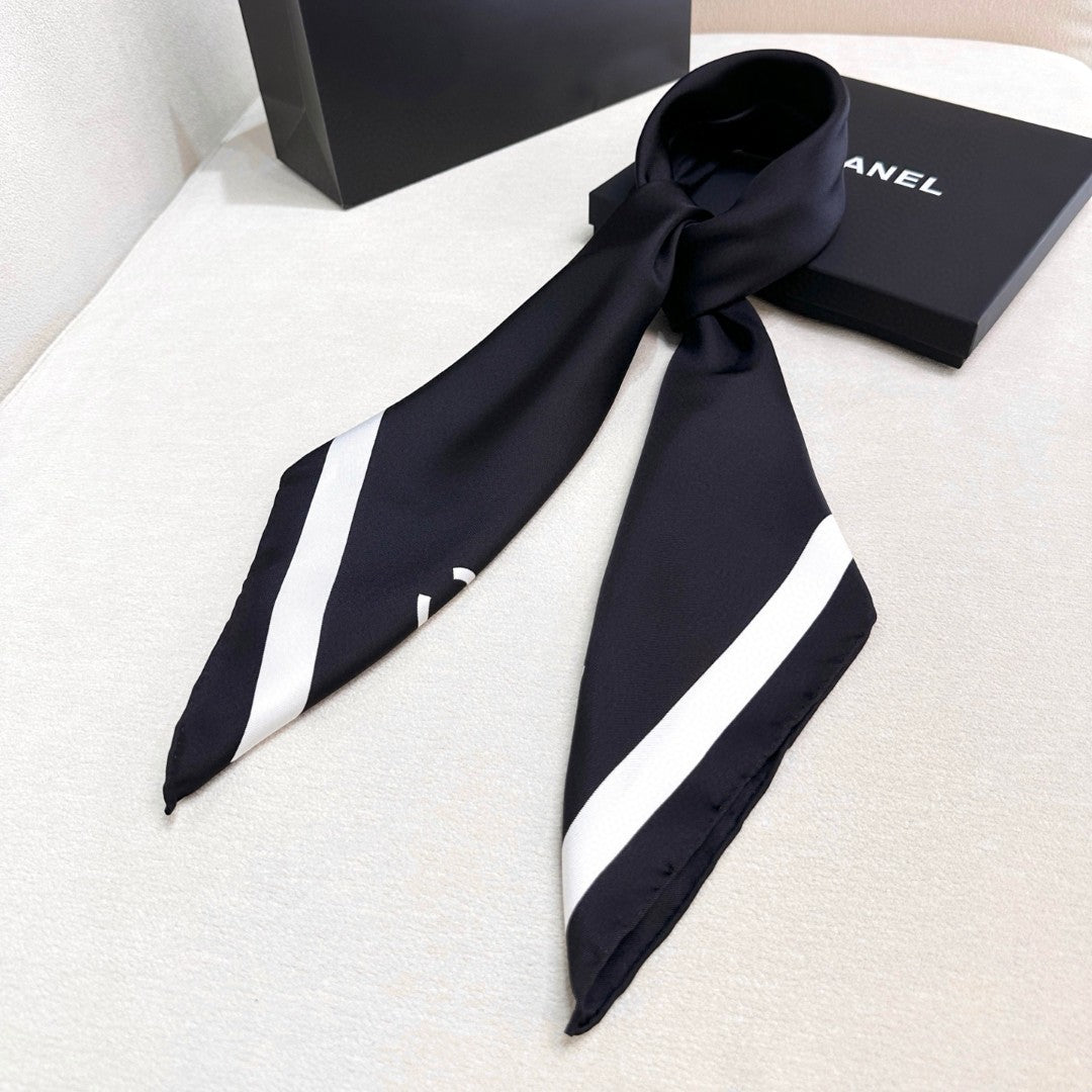 CHANEL 26S SCARF 90 IN SILK 303206