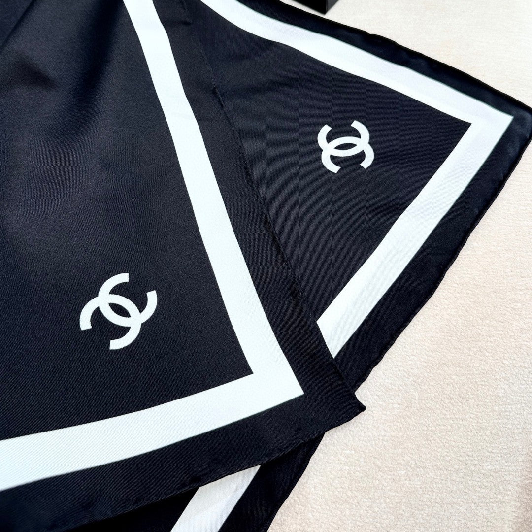 CHANEL 26S SCARF 90 IN SILK 303206