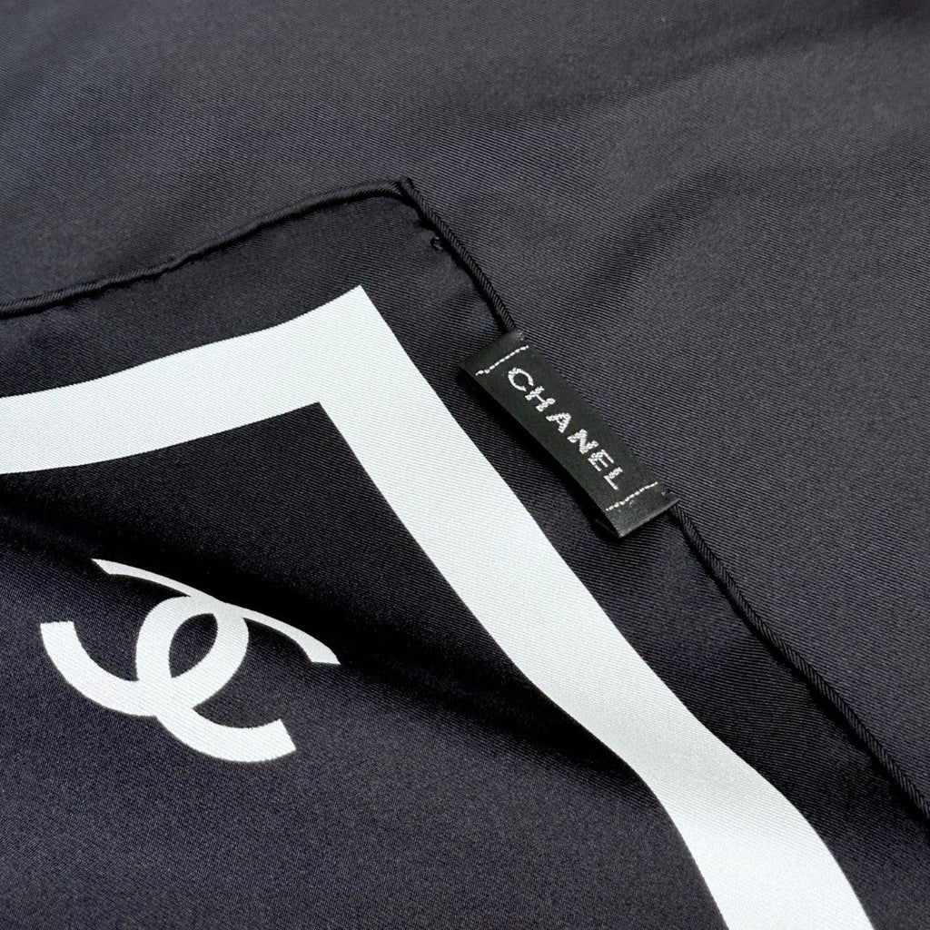CHANEL 26S SCARF 90 IN SILK 303206
