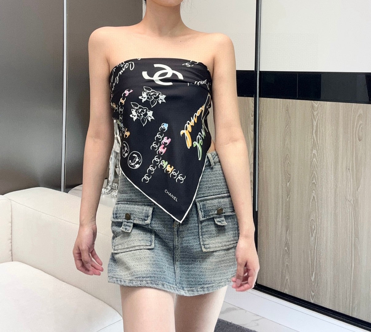 CHANEL 26S SCARF 90 IN SILK 304554