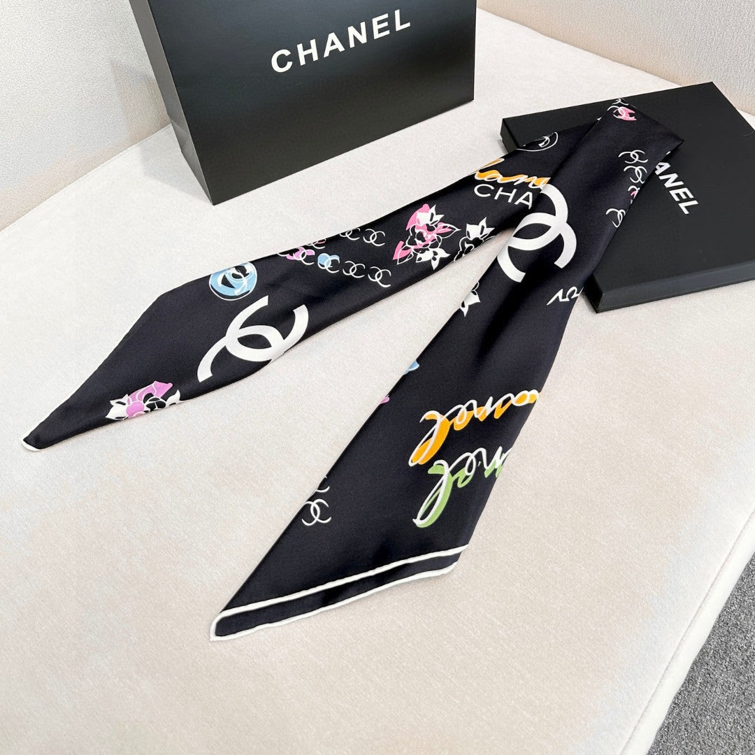 CHANEL 26S SCARF 90 IN SILK 304554