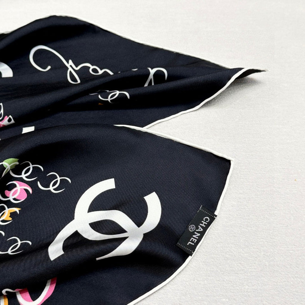 CHANEL 26S SCARF 90 IN SILK 304554