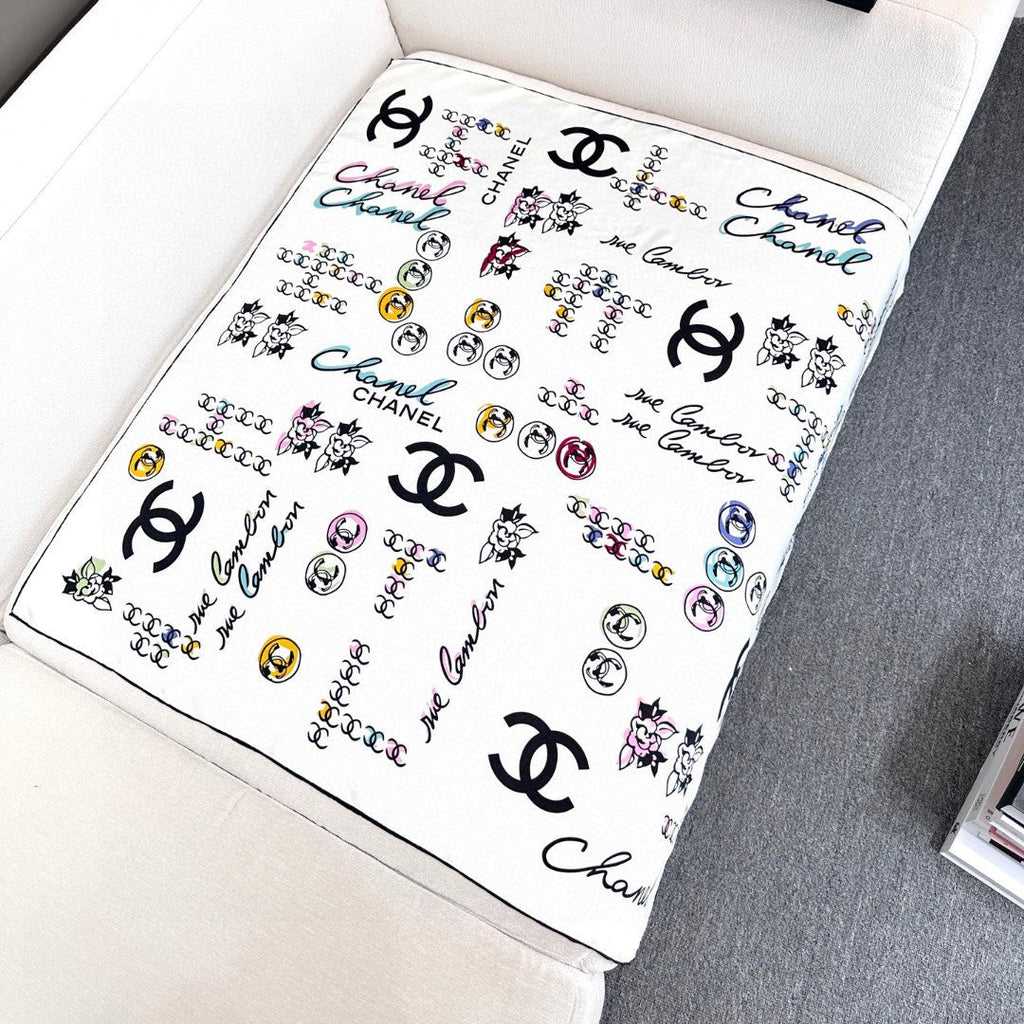 CHANEL 26S SCARF 90 IN SILK 304555