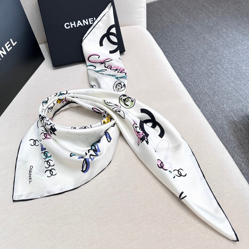 CHANEL 26S SCARF 90 IN SILK 304555