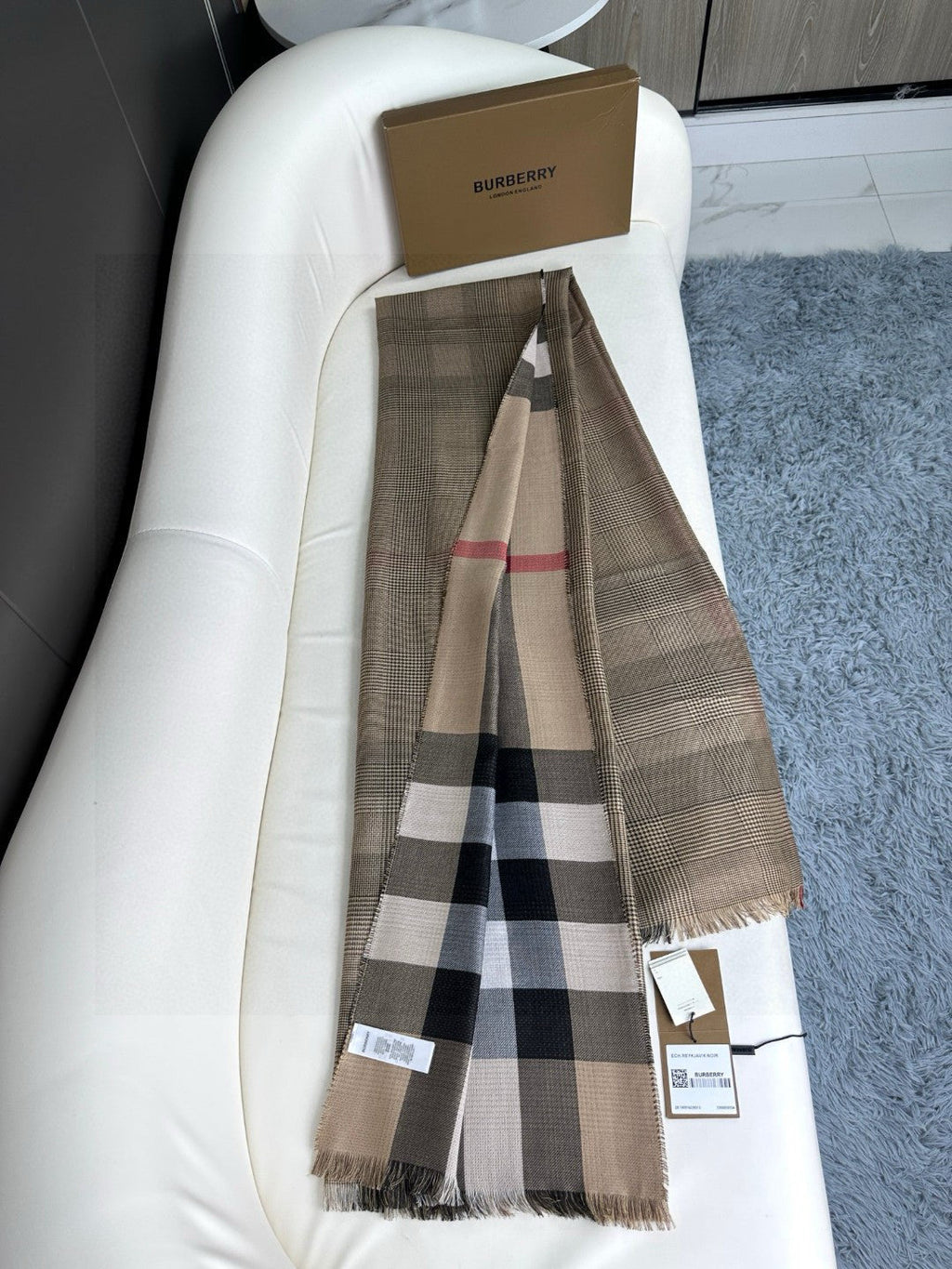 BURBERRY 26S SCARF 200CM IN CASHMERE 305992