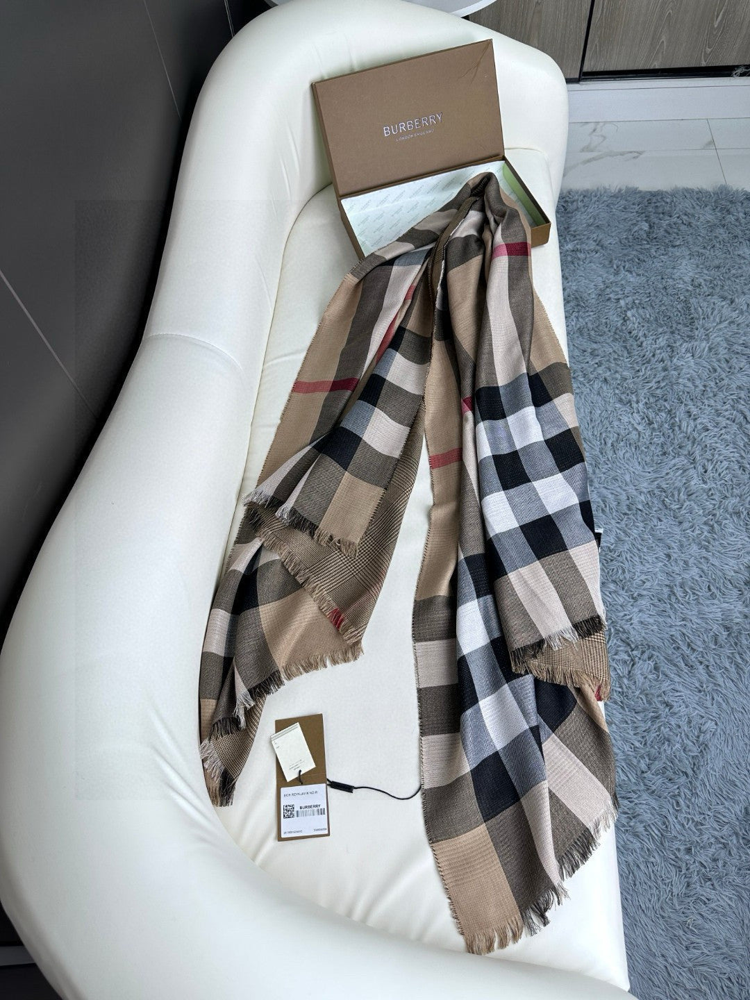 BURBERRY 26S SCARF 200CM IN CASHMERE 305992