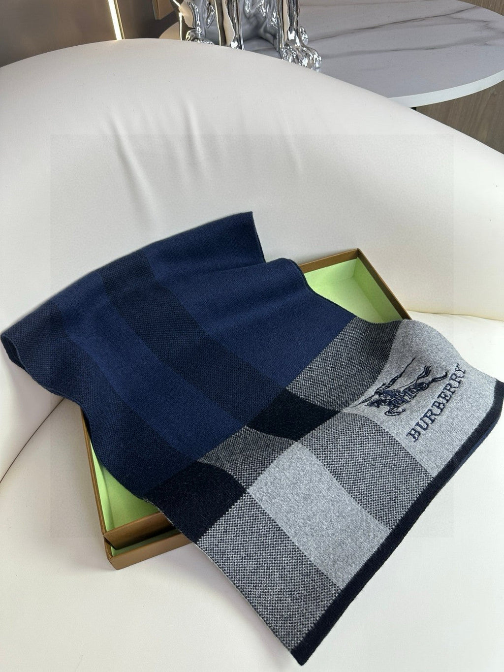 BURBERRY 26S SCARF 180CM IN CASHMERE 311831
