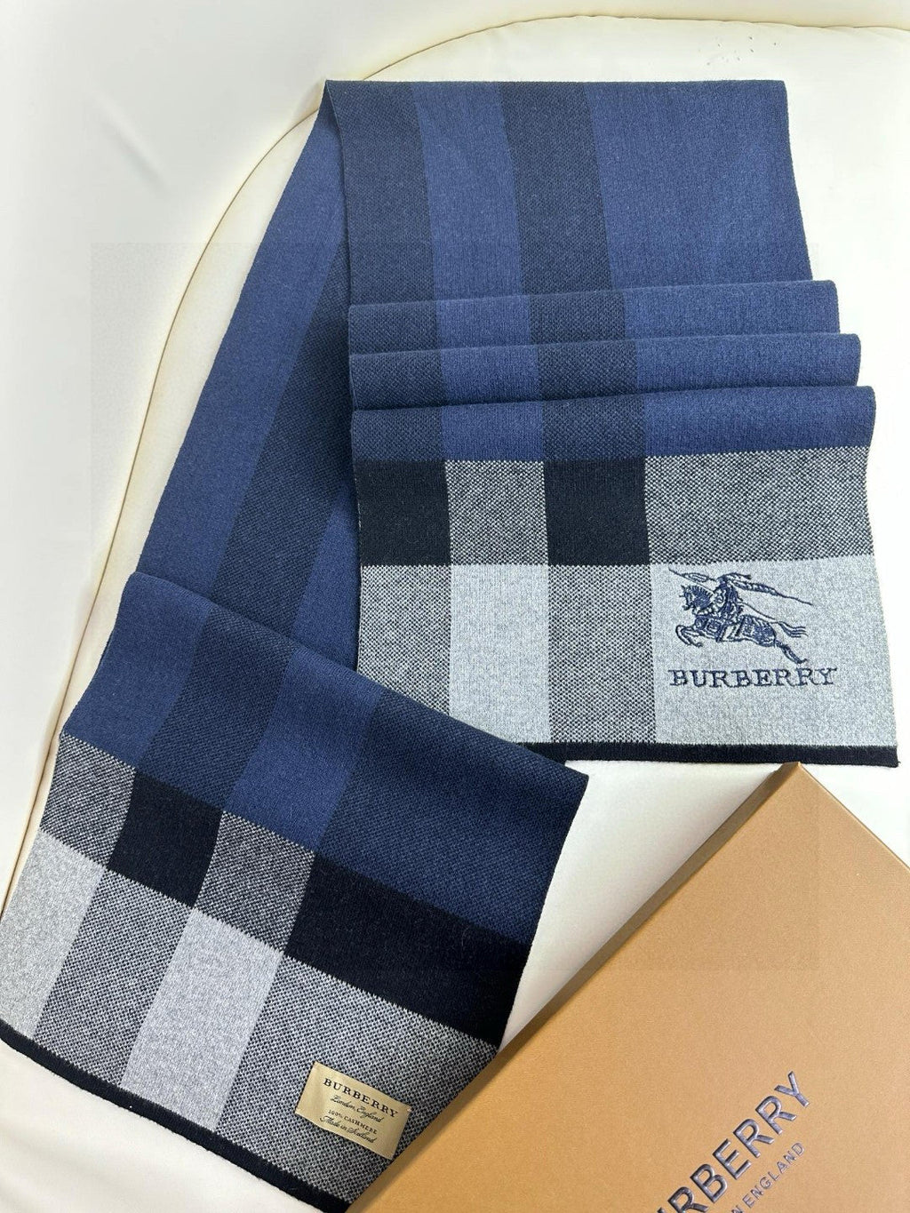 BURBERRY 26S SCARF 180CM IN CASHMERE 311831