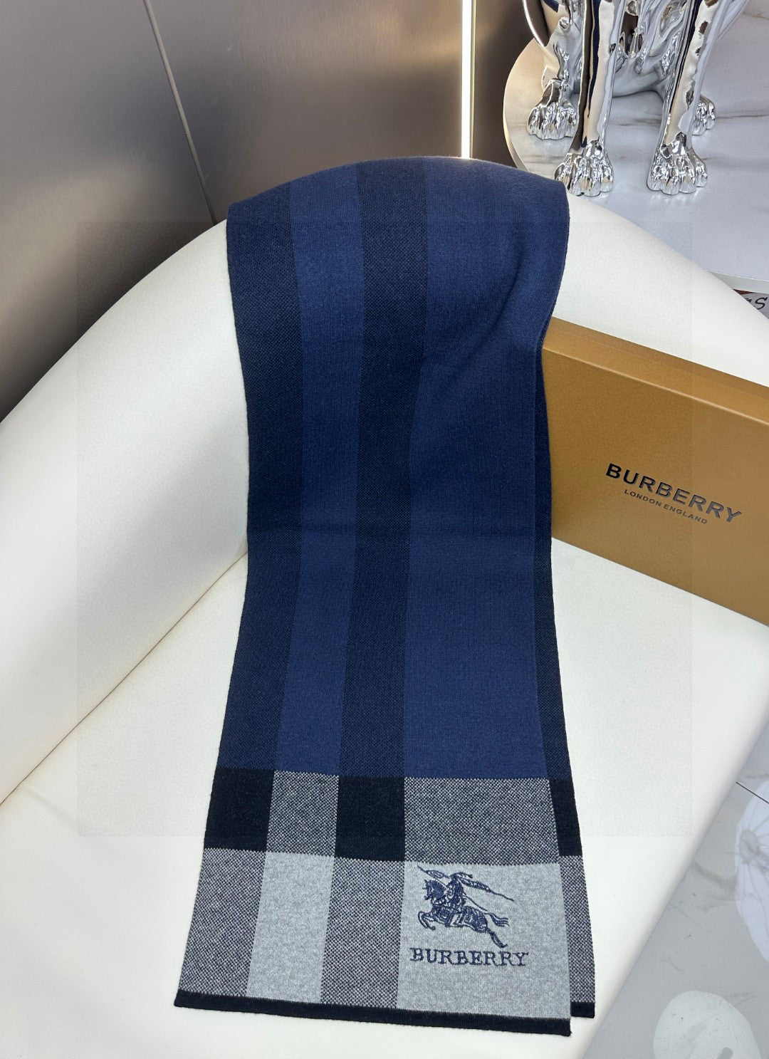 BURBERRY 26S SCARF 180CM IN CASHMERE 311831