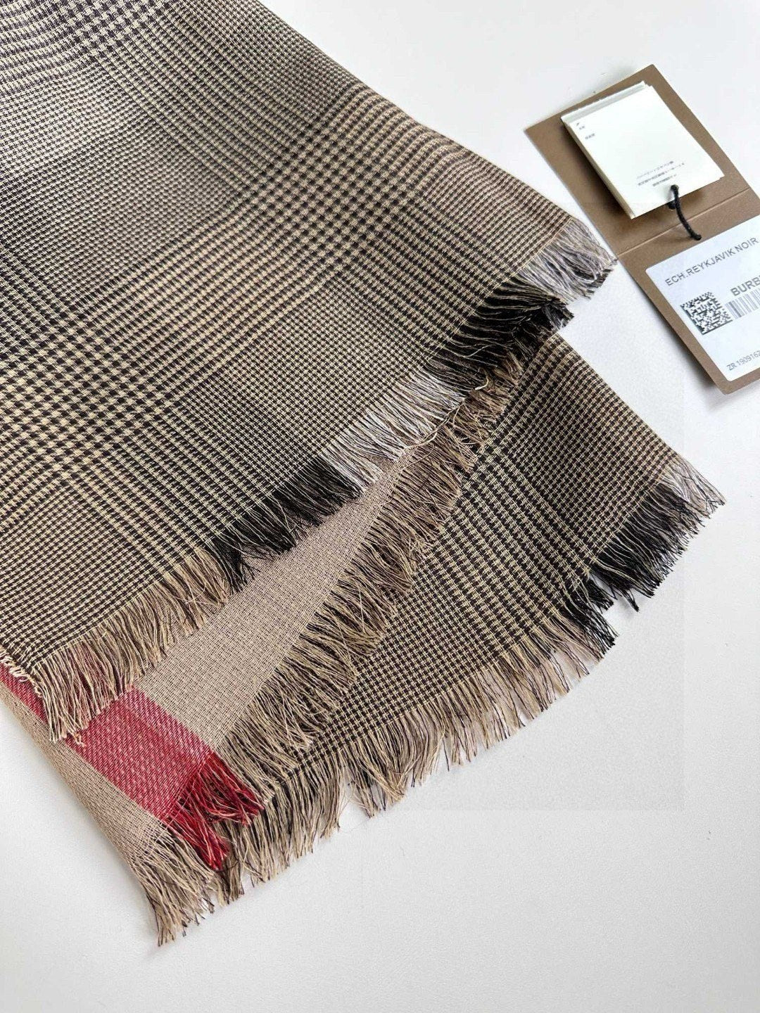 BURBERRY 26S SCARF 200CM IN CASHMERE 305992