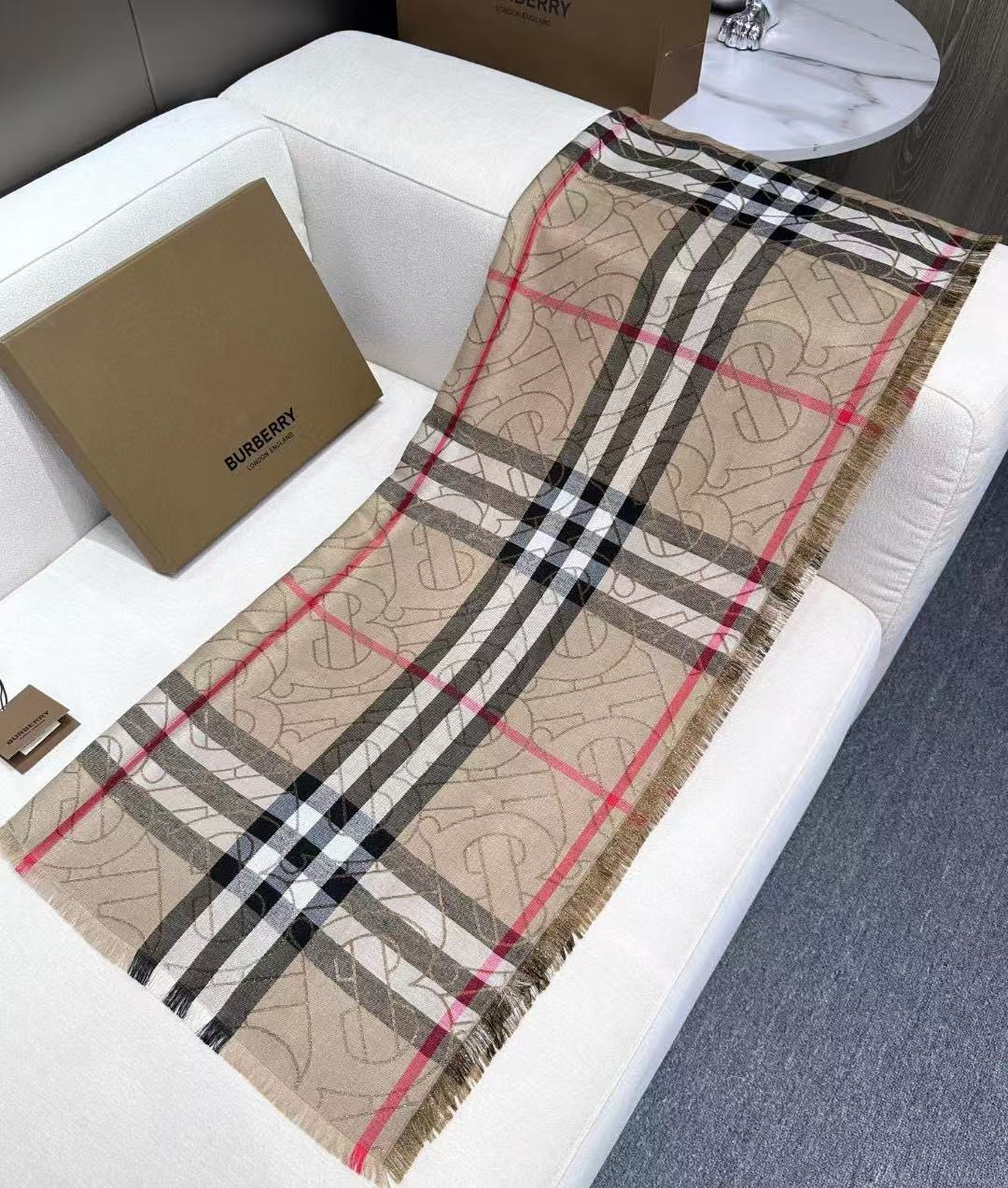 BURBERRY 26S SCARF 220CM IN SILK WOOL 318424