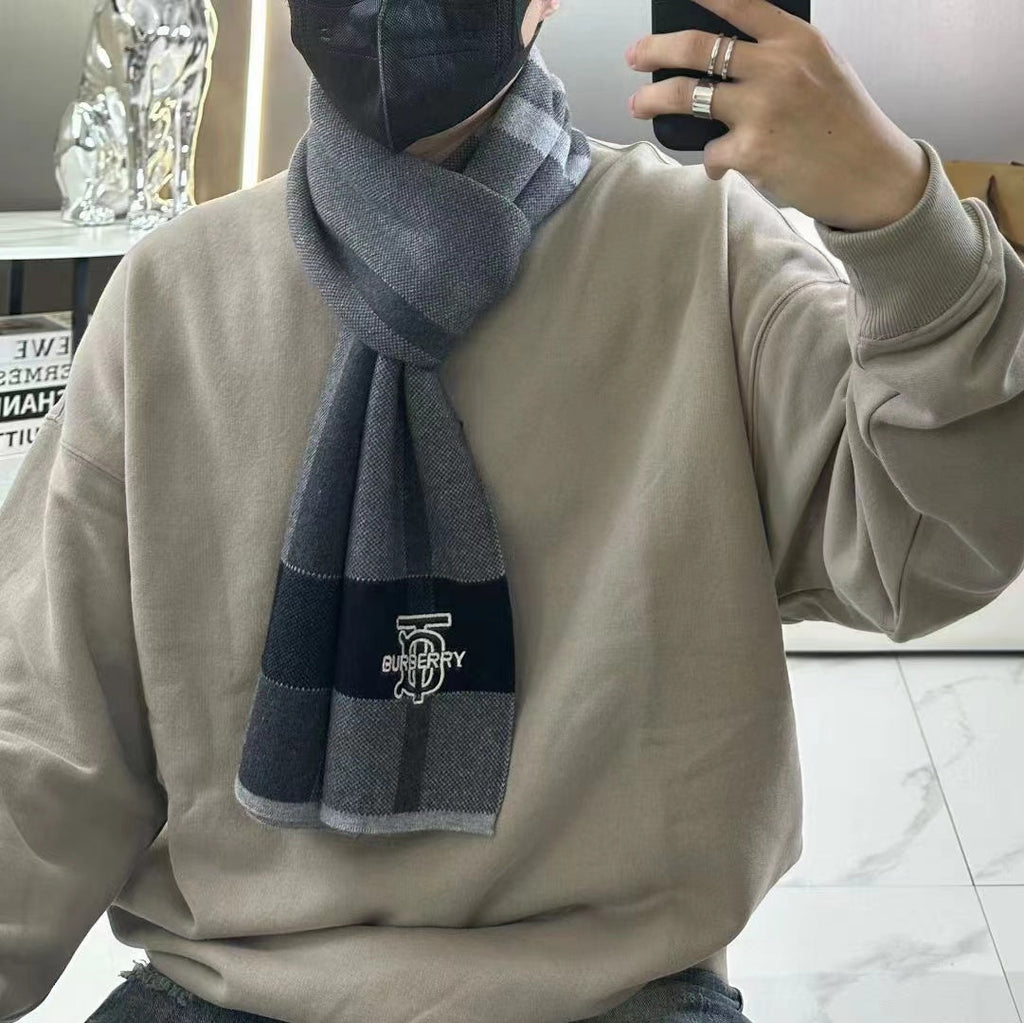 BURBERRY 26S SCARF 180CM IN CASHMERE 309783