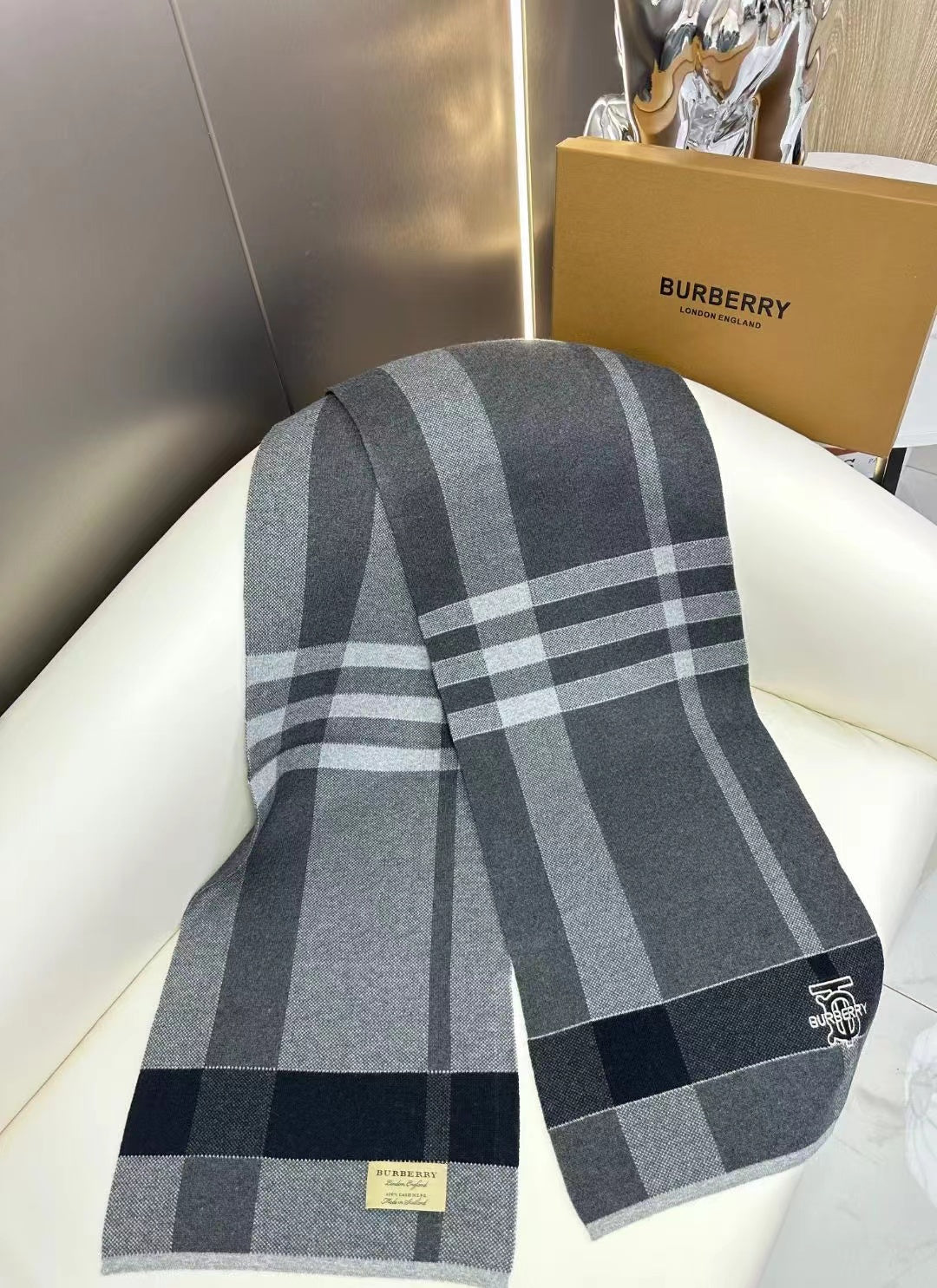 BURBERRY 26S SCARF 180CM IN CASHMERE 309783