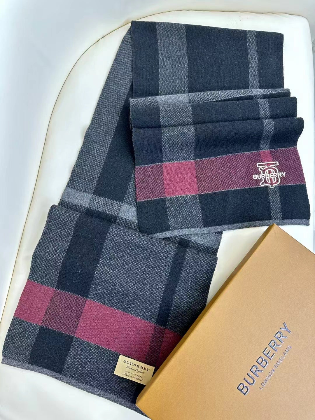 BURBERRY 26S SCARF 180CM IN CASHMERE 309784