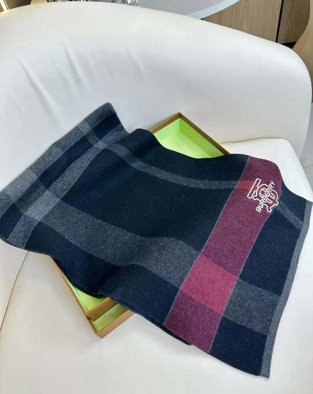 BURBERRY 26S SCARF 180CM IN CASHMERE 309784
