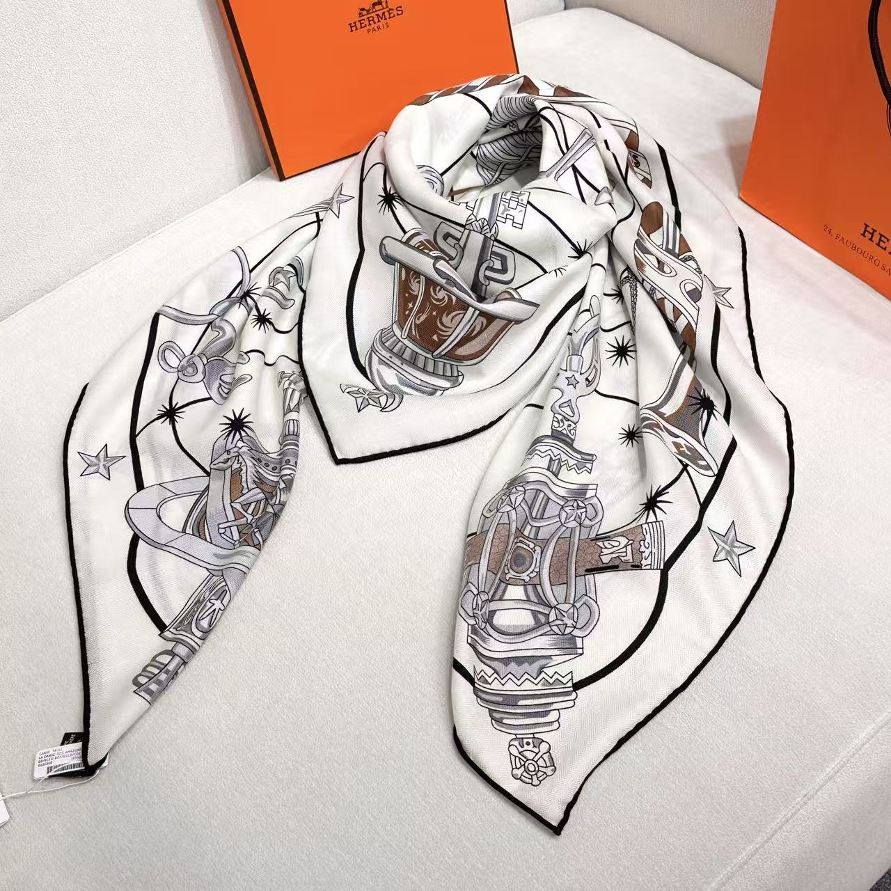 HERMES 26S SCARF 135 IN CASHMERE AND SILK 304575