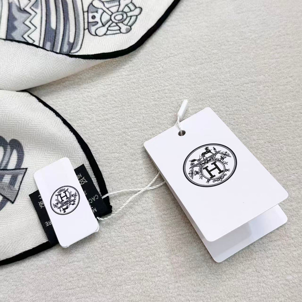 HERMES 26S SCARF 135 IN CASHMERE AND SILK 304575