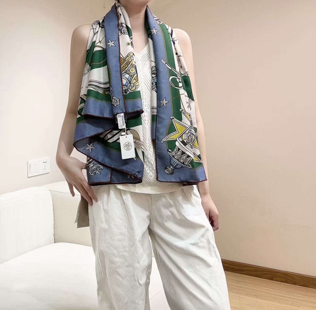 HERMES 26S SCARF 135 IN CASHMERE AND SILK 304576
