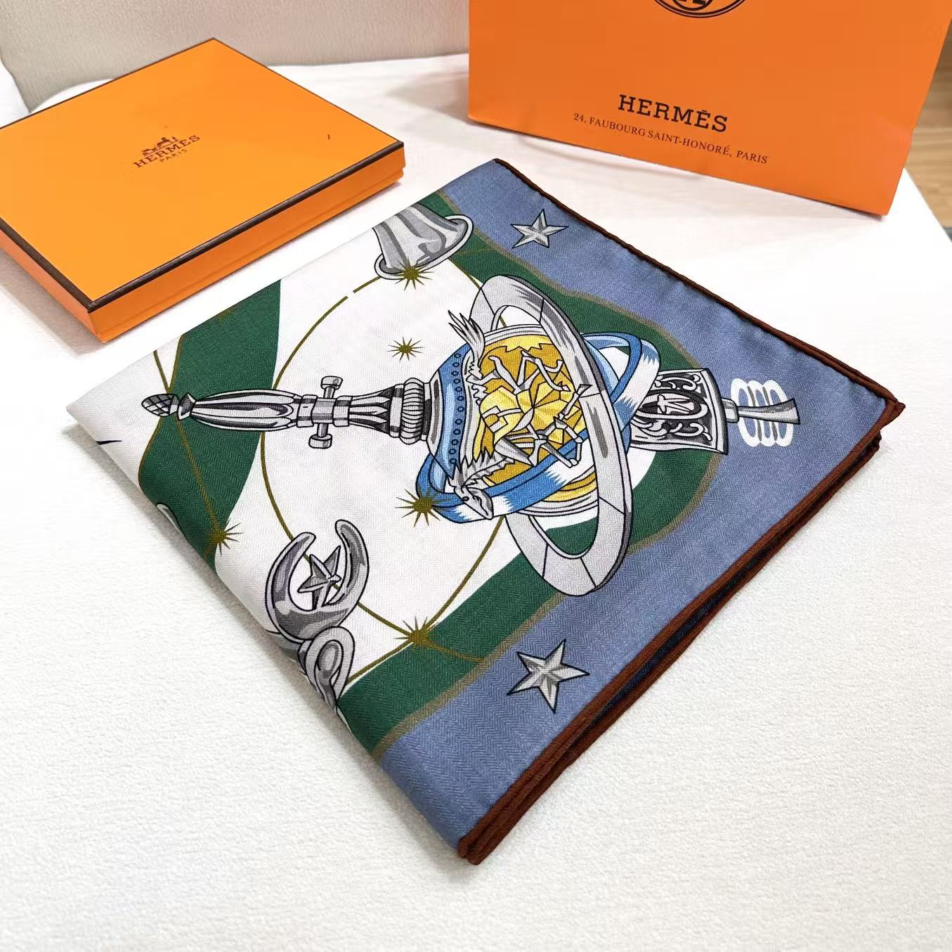 HERMES 26S SCARF 135 IN CASHMERE AND SILK 304576