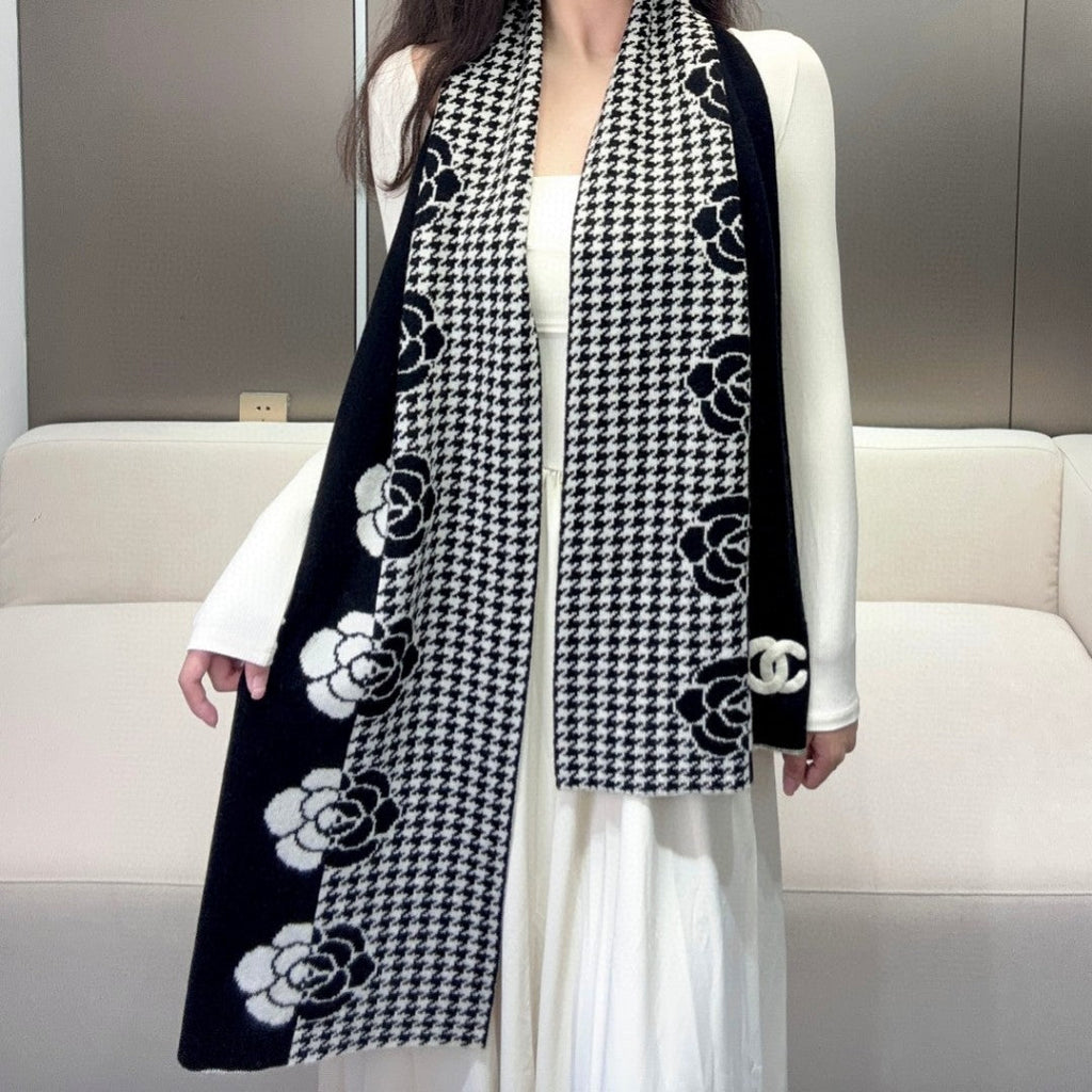 CHANEL 26S SCARF 180 IN CASHMERE 311827