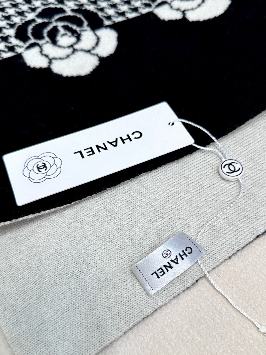 CHANEL 26S SCARF 180 IN CASHMERE 311827