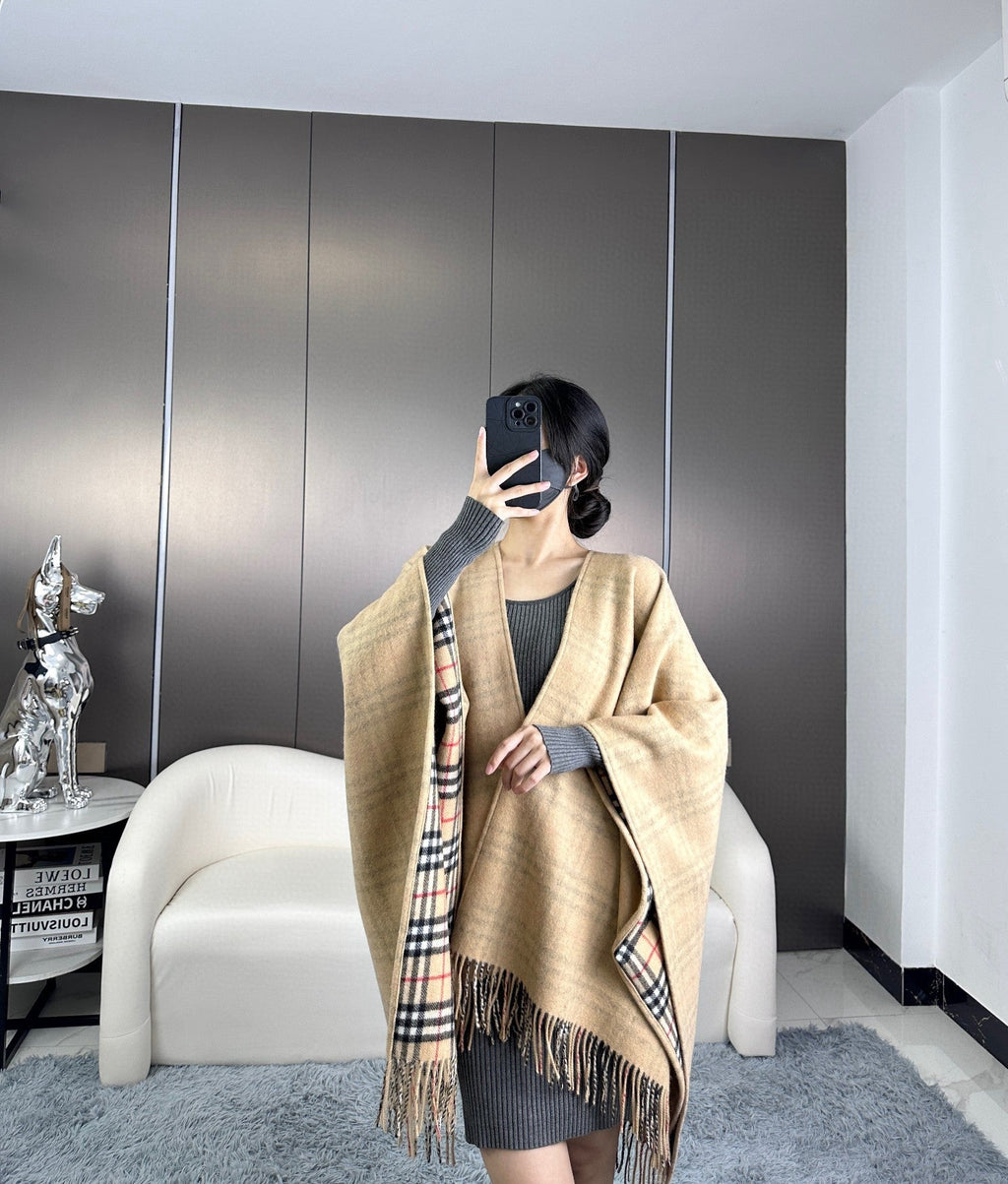 BURBERRY 26S REVERSIBLE CHECK FRINGED CAPE 150CM IN CASHMERE 309445