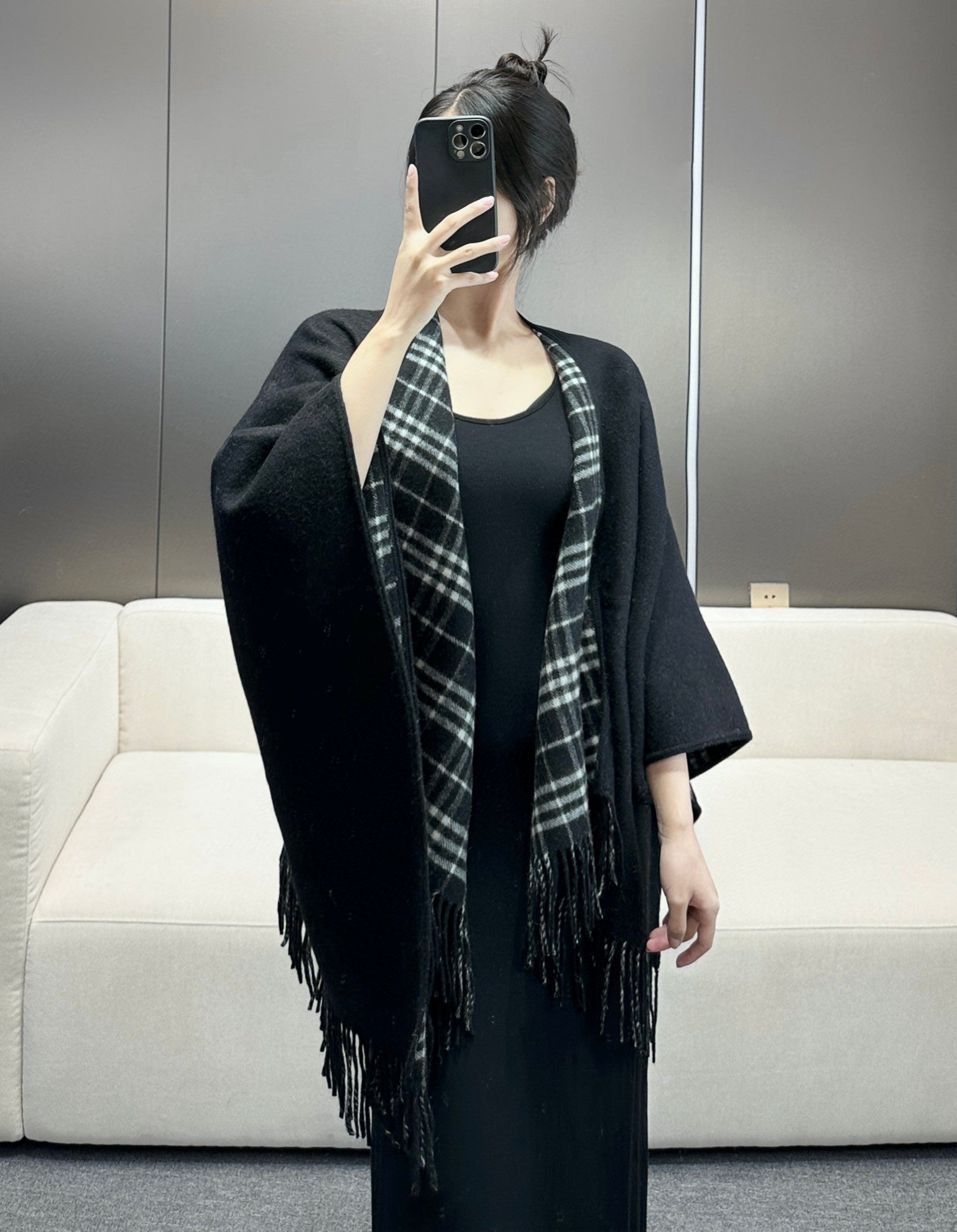BURBERRY 26S REVERSIBLE CHECK FRINGED CAPE 150CM IN CASHMERE 309446