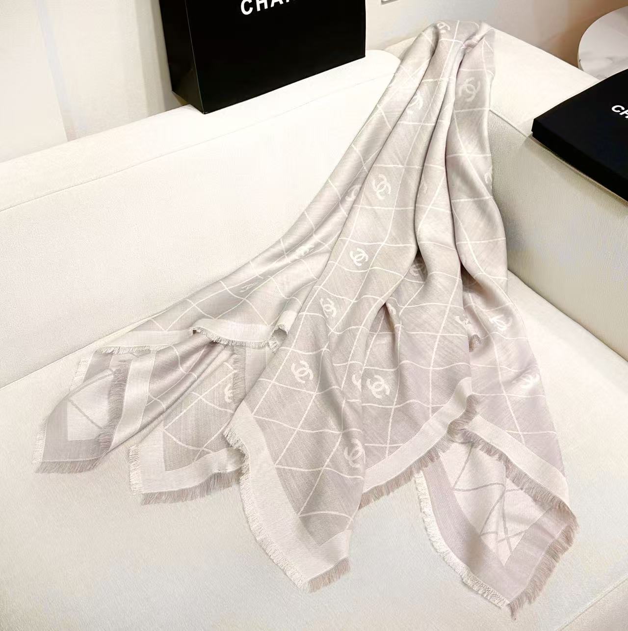 CHANEL 26S SCARF 140 IN CASHMERE AND SILK 304551