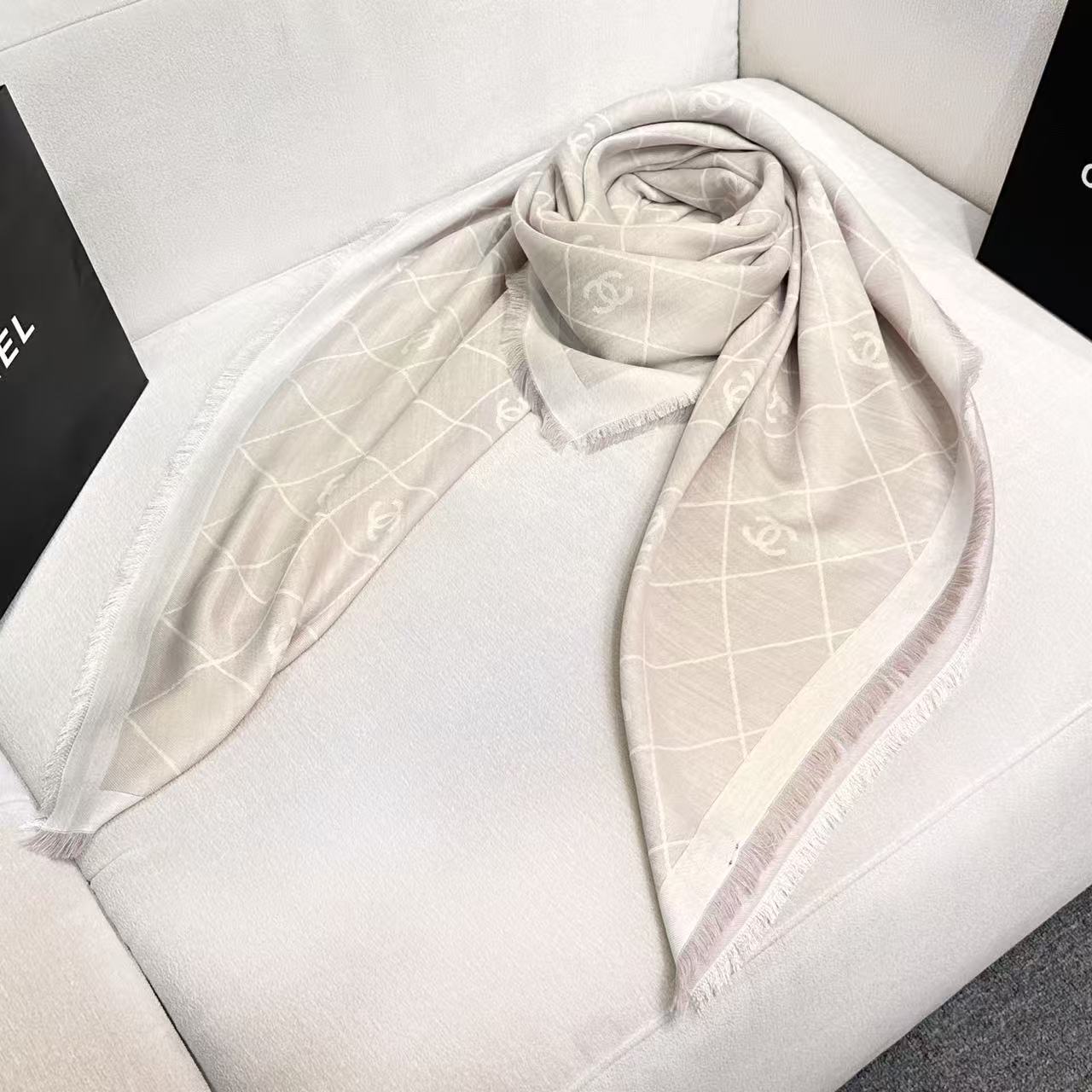 CHANEL 26S SCARF 140 IN CASHMERE AND SILK 304551