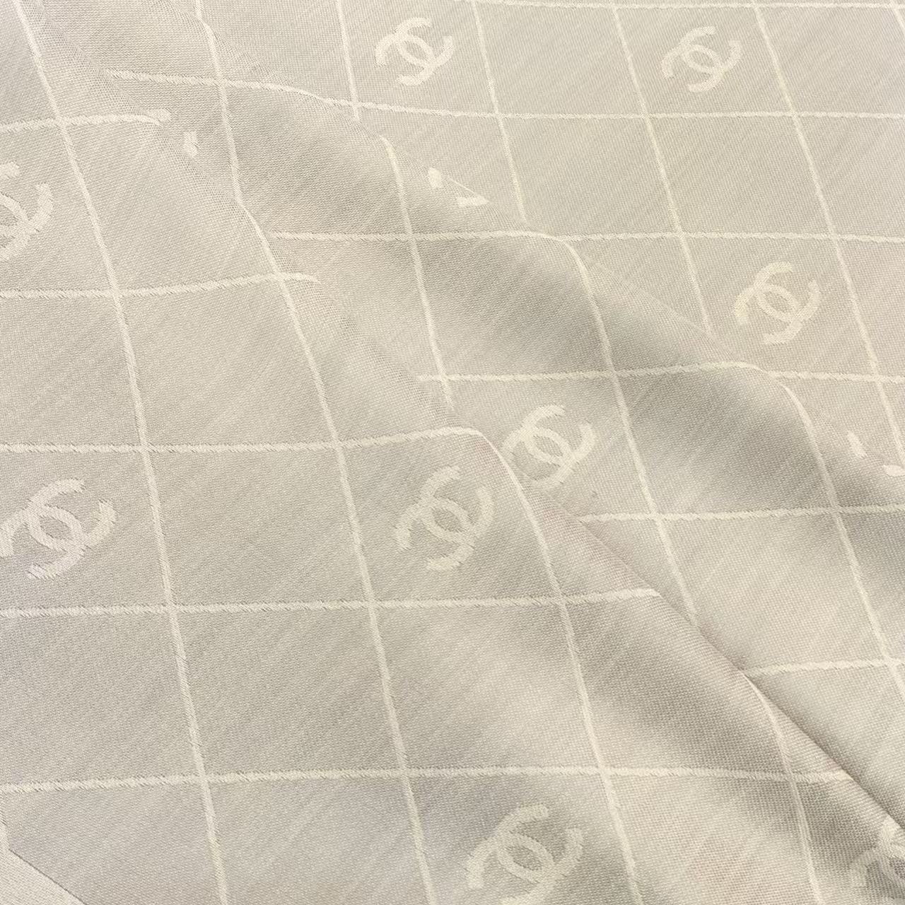 CHANEL 26S SCARF 140 IN CASHMERE AND SILK 304551