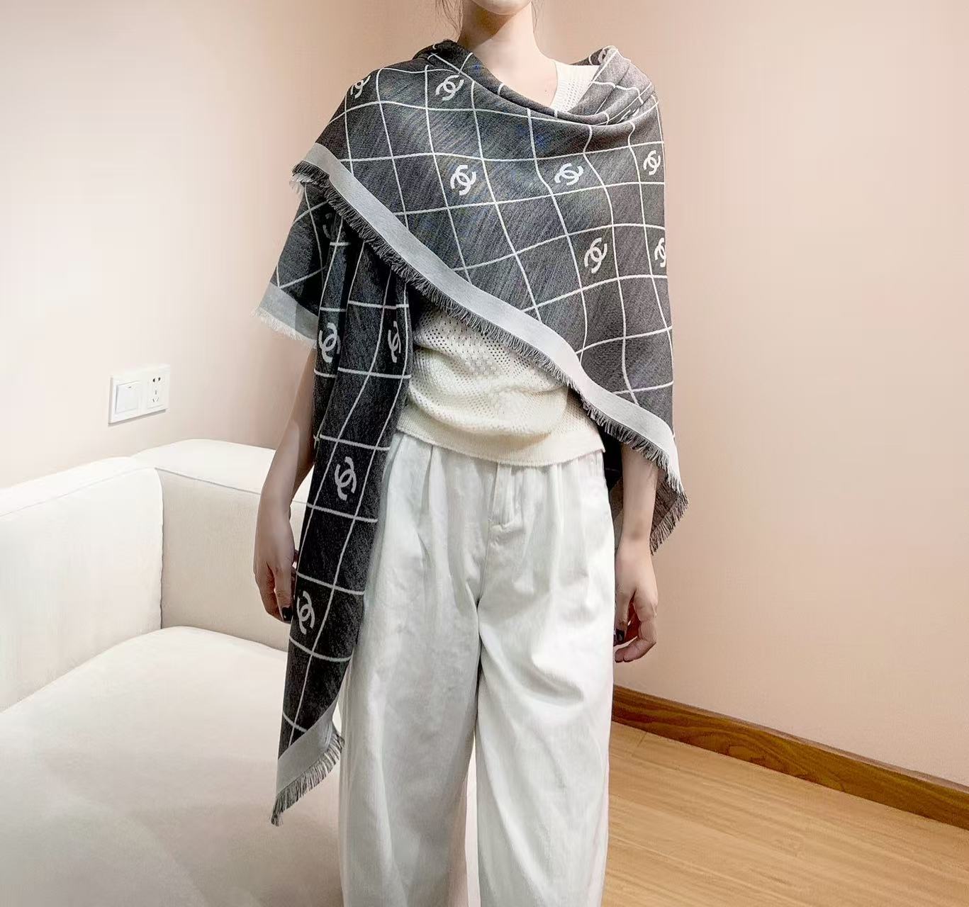 CHANEL 26S SCARF 140 IN CASHMERE AND SILK 304552