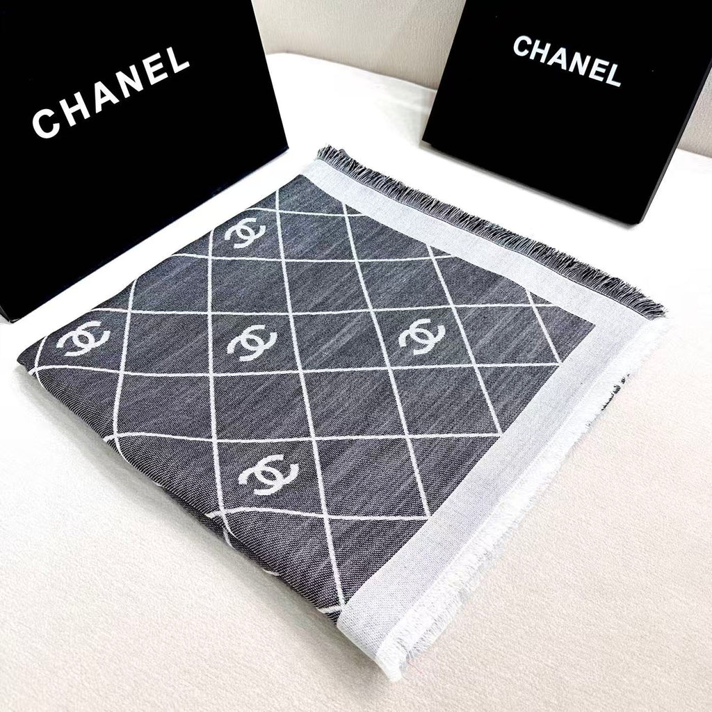 CHANEL 26S SCARF 140 IN CASHMERE AND SILK 304552