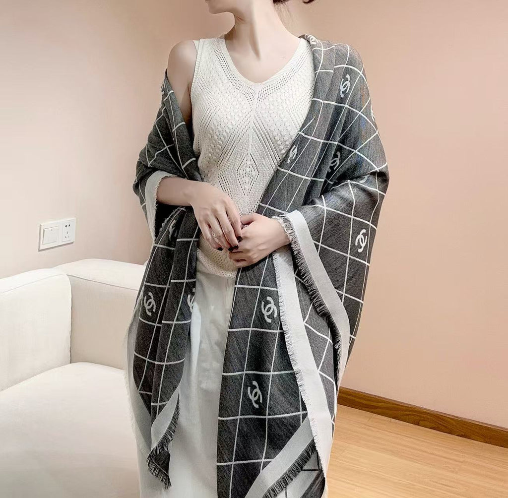 CHANEL 26S SCARF 140 IN CASHMERE AND SILK 304552