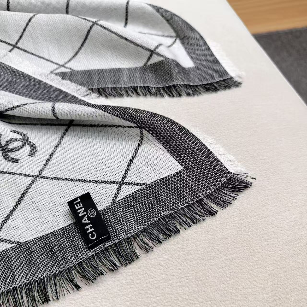 CHANEL 26S SCARF 140 IN SILK 309416