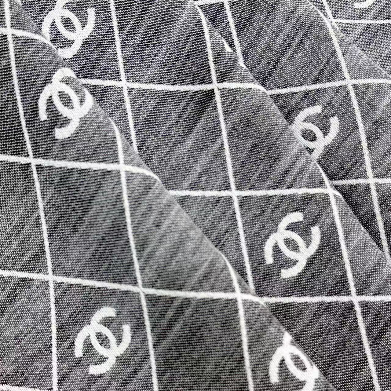 CHANEL 26S SCARF 140 IN SILK 309416