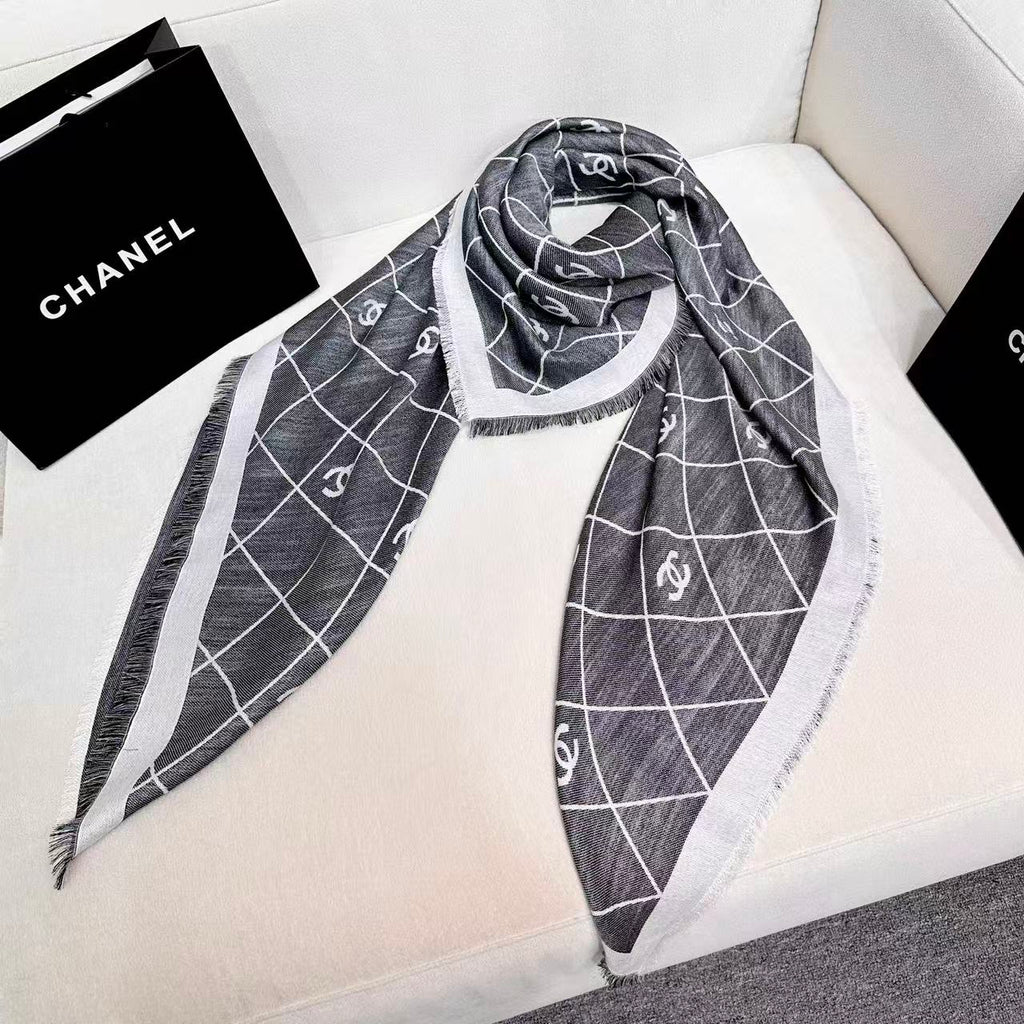 CHANEL 26S SCARF 140 IN CASHMERE AND SILK 304552