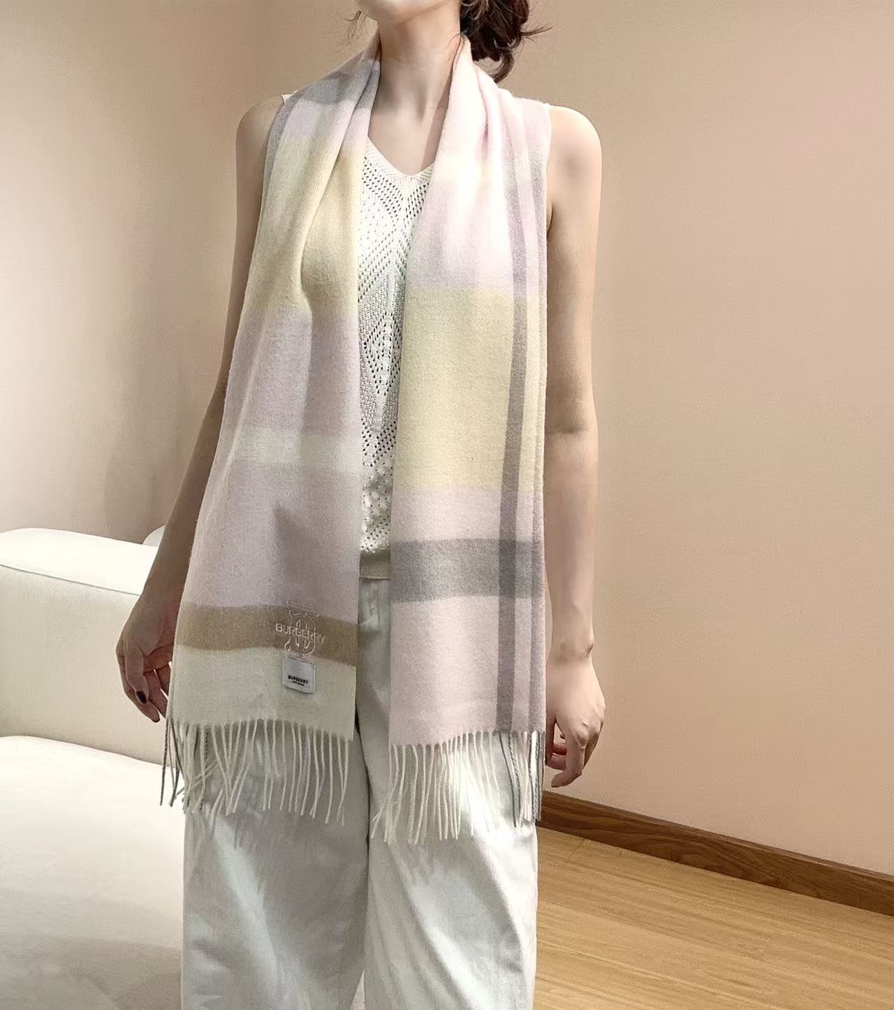 BURBERRY 26S SCARF 180CM IN CASHMERE 279895