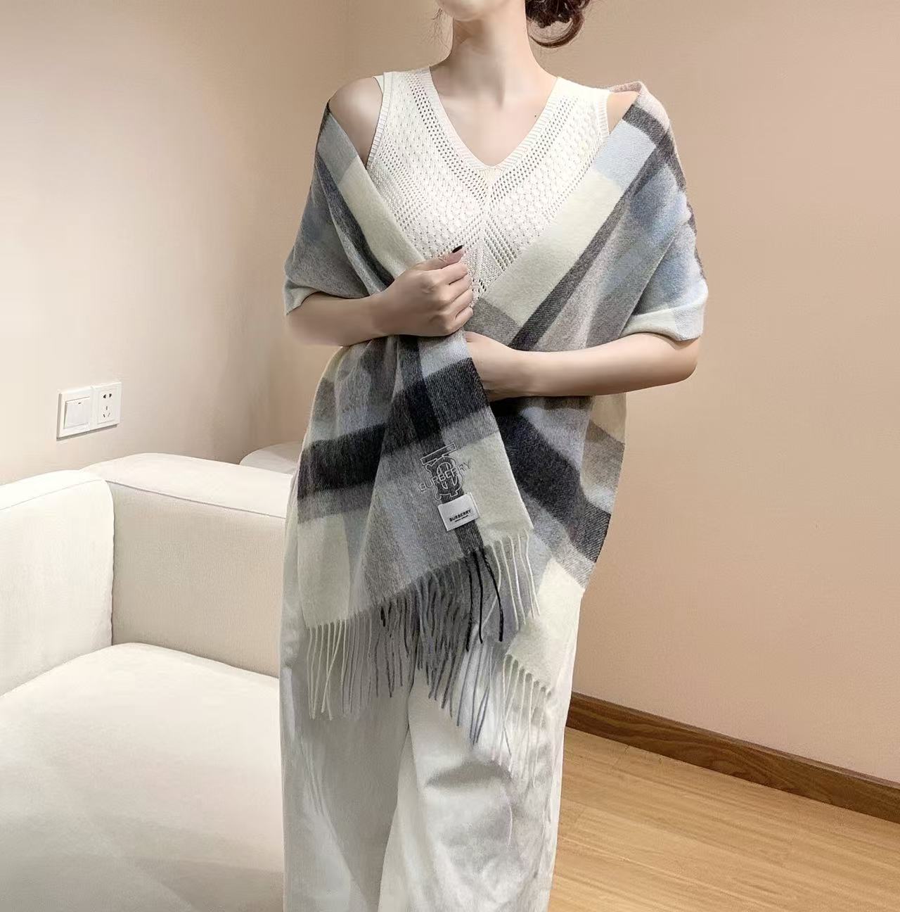 BURBERRY 26S SCARF 180CM IN CASHMERE 279894